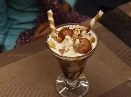 Gulab jamun sundae
