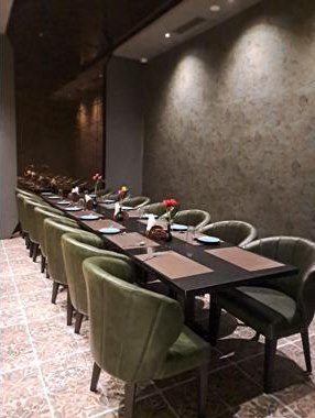 Private dining table